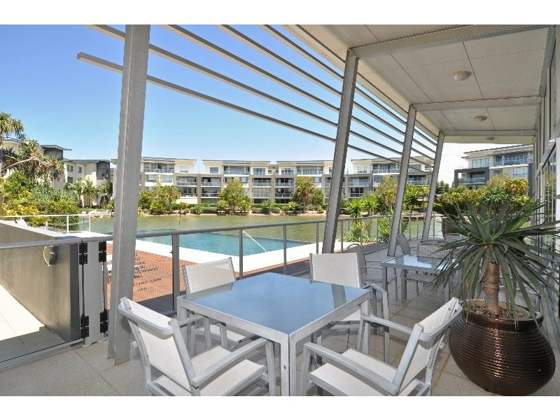 534/3-5 Pendraat Parade, Hope Island QLD 4212