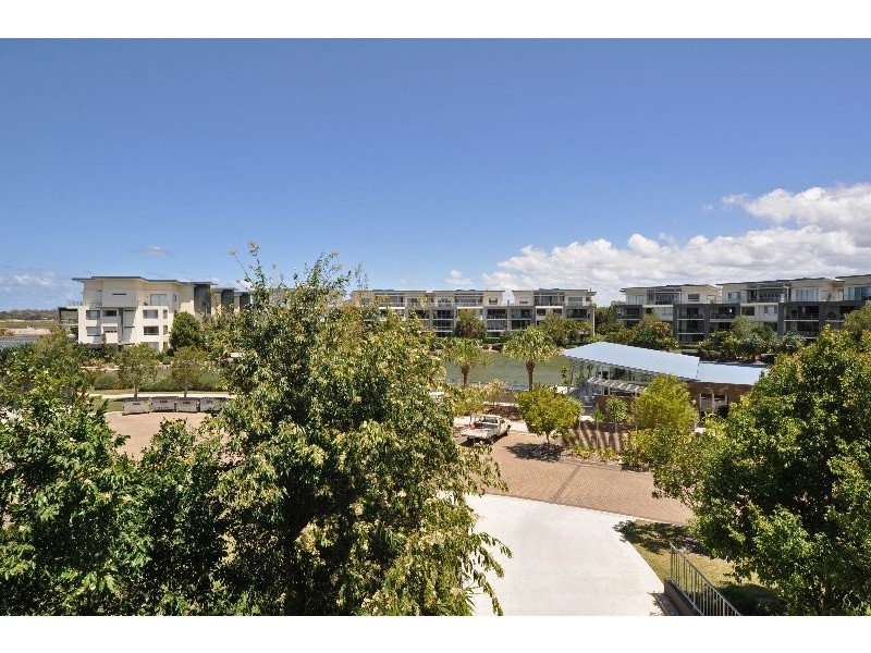 534/3-5 Pendraat Parade, Hope Island QLD 4212