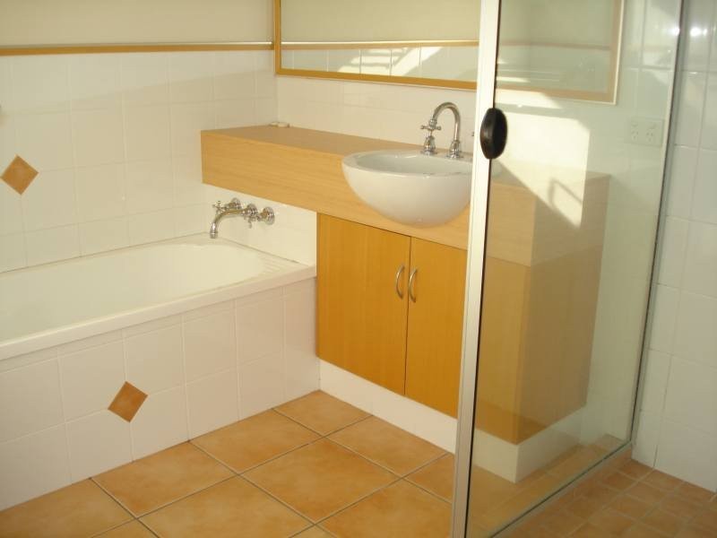 1/24 Harley Street, Labrador QLD 4215