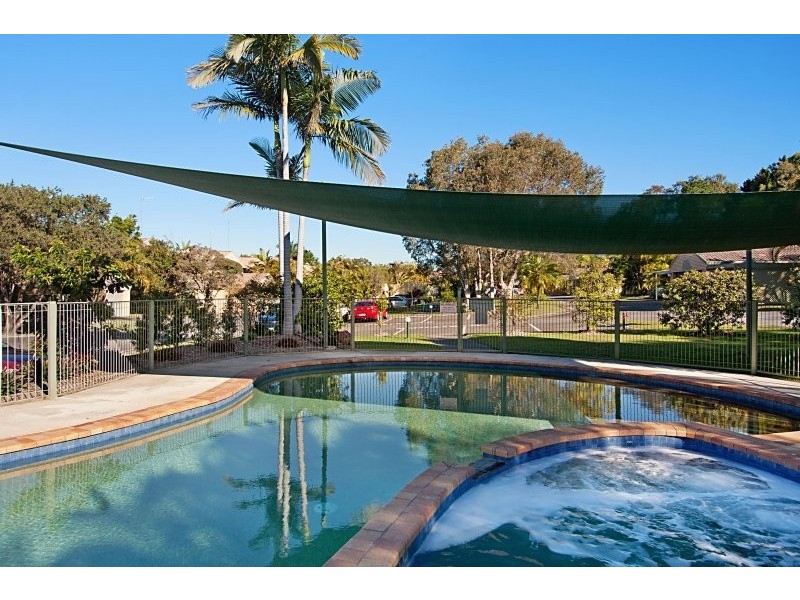 27/469 Pine Ridge Road, Runaway Bay QLD 4216