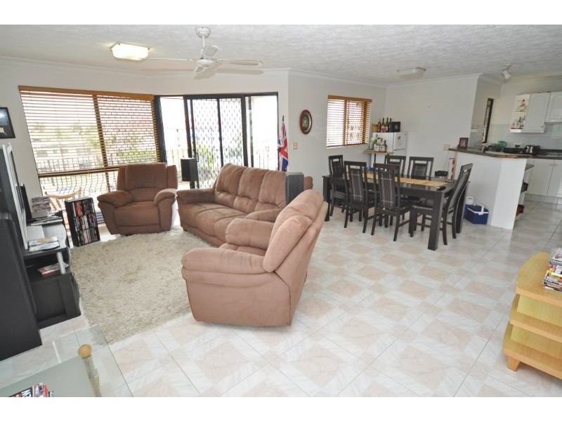 11/12 Canal Avenue, Runaway Bay QLD 4216