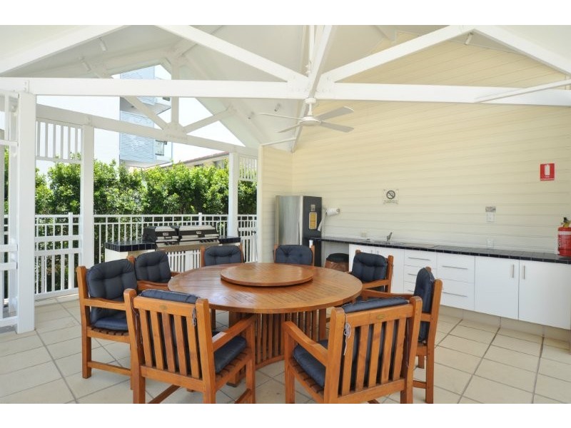 32/212 Marine Parade, Labrador QLD 4215