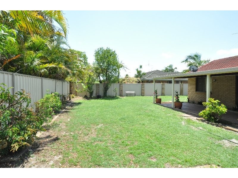 20 Menindee Avenue, Coombabah QLD 4216