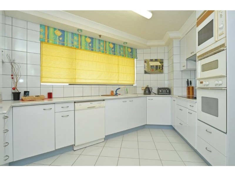 122/17 Bayview Street, Runaway Bay QLD 4216