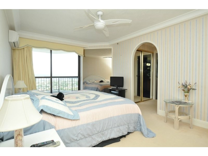 122/17 Bayview Street, Runaway Bay QLD 4216