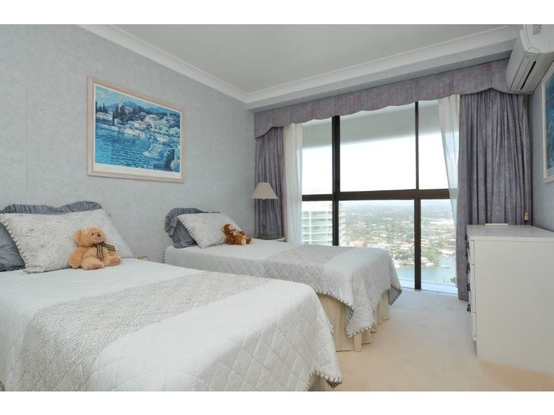 122/17 Bayview Street, Runaway Bay QLD 4216