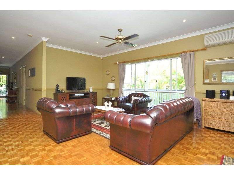 46 Crescent Avenue, Hope Island QLD 4212