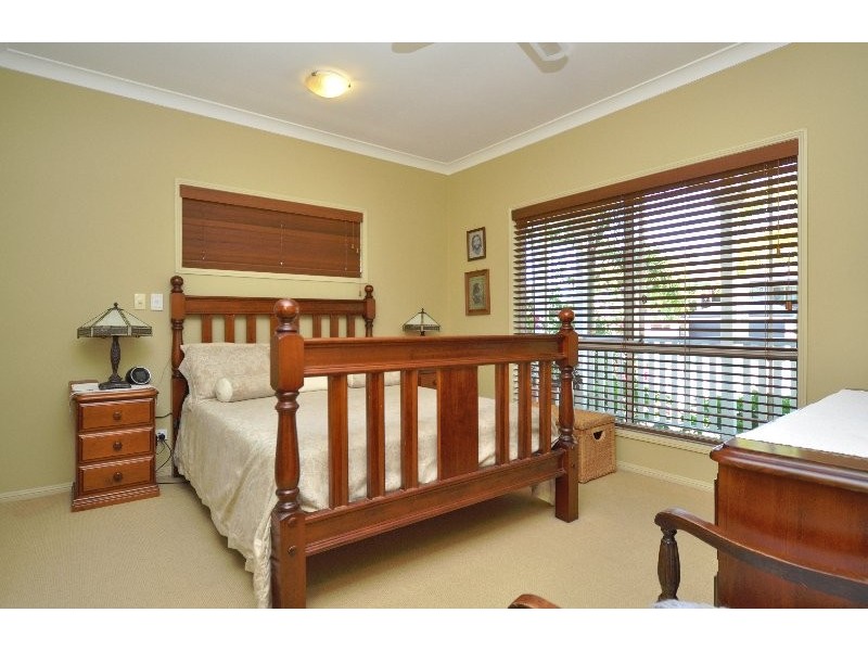 46 Crescent Avenue, Hope Island QLD 4212