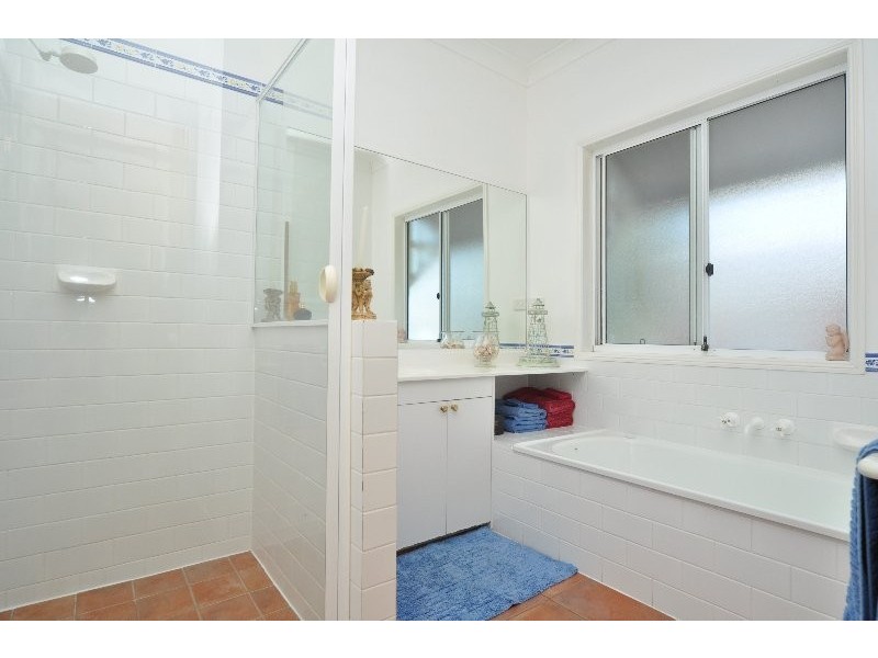 46 Crescent Avenue, Hope Island QLD 4212