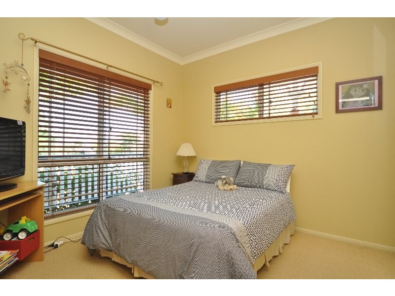 46 Crescent Avenue, Hope Island QLD 4212