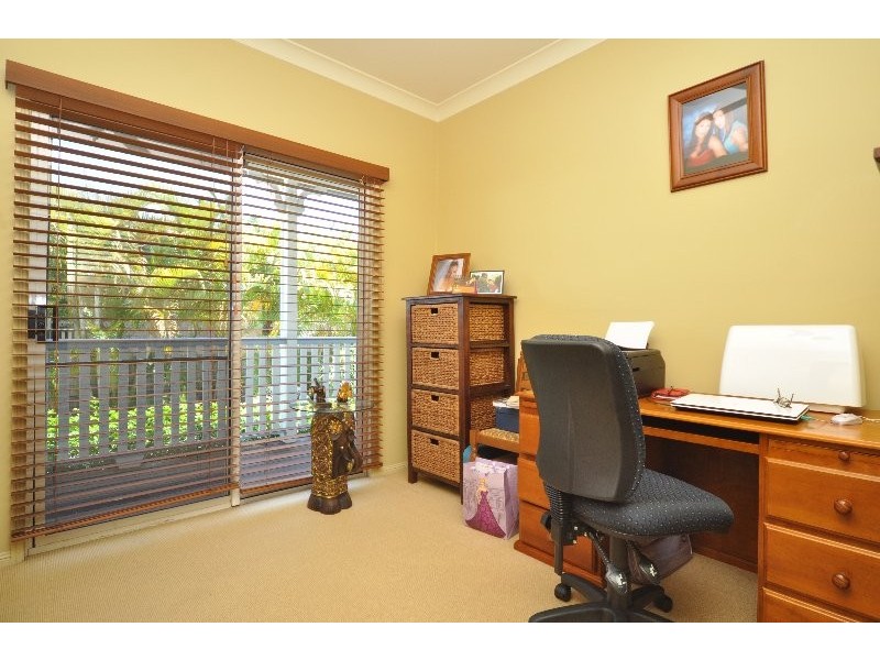 46 Crescent Avenue, Hope Island QLD 4212