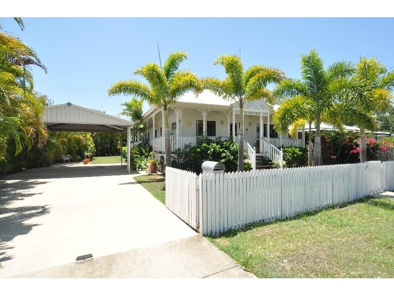 46 Crescent Avenue, Hope Island QLD 4212