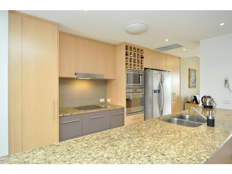 6/16-18 Canal Avenue, Runaway Bay QLD 4216