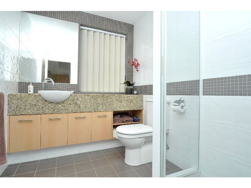 6/16-18 Canal Avenue, Runaway Bay QLD 4216