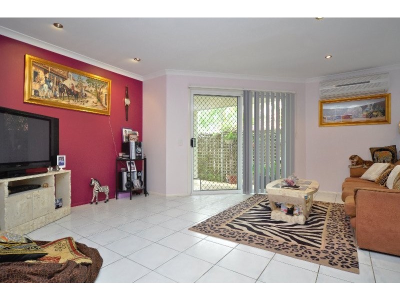 16 Madasin Close, Arundel QLD 4214