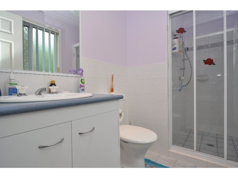 16 Madasin Close, Arundel QLD 4214