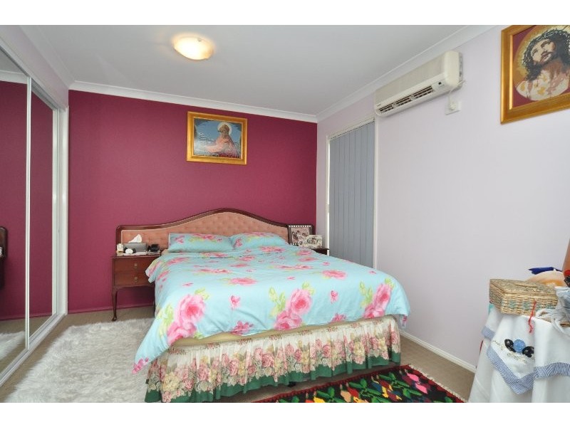 16 Madasin Close, Arundel QLD 4214