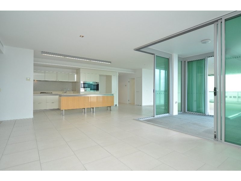 28702 Ephraim Island, Paradise Point QLD 4216