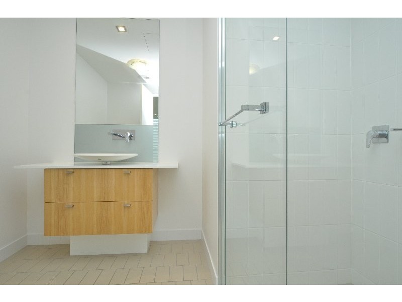28702 Ephraim Island, Paradise Point QLD 4216