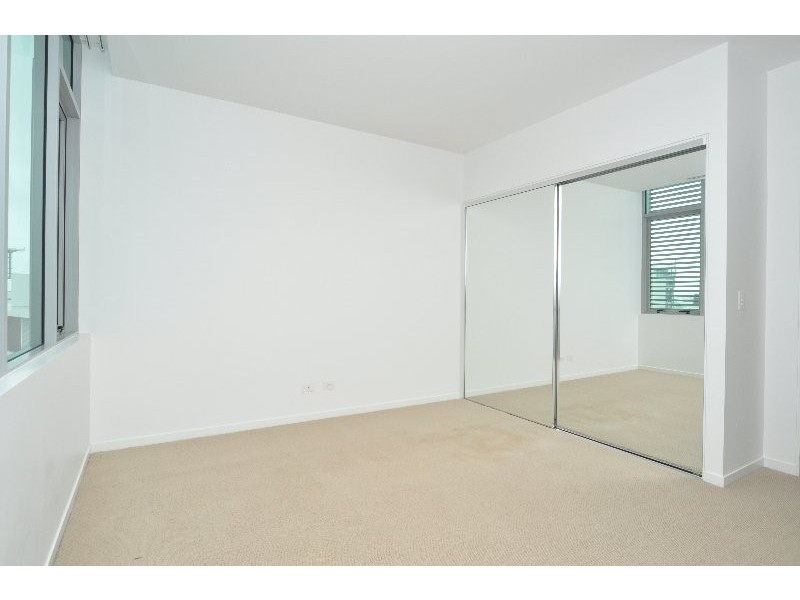 28702 Ephraim Island, Paradise Point QLD 4216