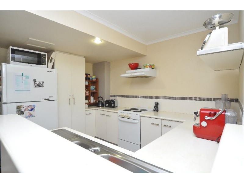 32/63 Olsen Avenue, Labrador QLD 4215