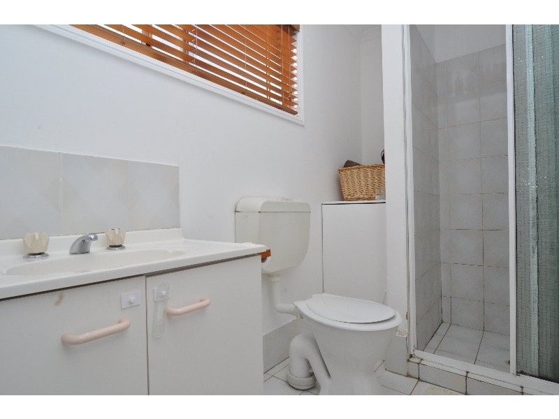 32/63 Olsen Avenue, Labrador QLD 4215