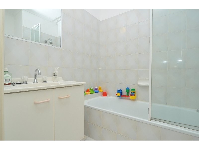 32/63 Olsen Avenue, Labrador QLD 4215