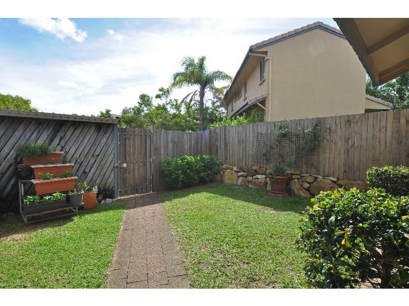 32/63 Olsen Avenue, Labrador QLD 4215