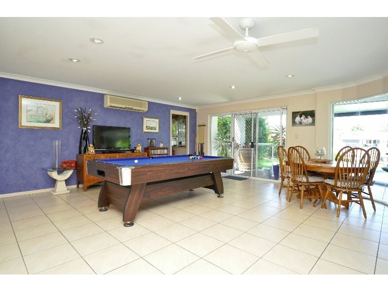 442 Oxley Drive, Runaway Bay QLD 4216