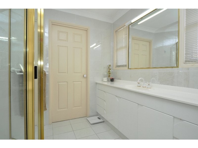 442 Oxley Drive, Runaway Bay QLD 4216