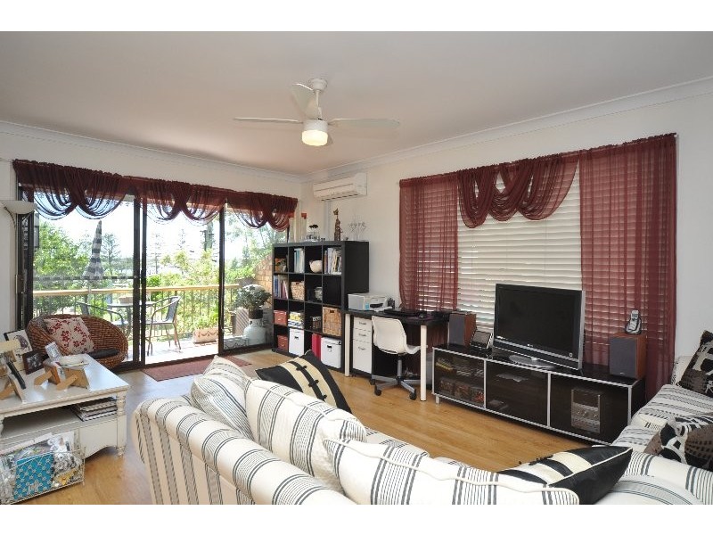 8/6 Broad Street, Labrador QLD 4215