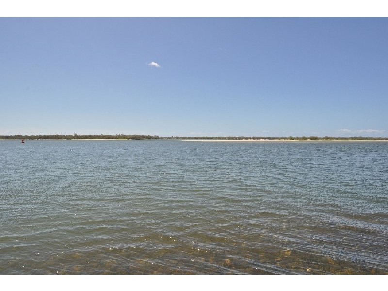 8/6 Broad Street, Labrador QLD 4215