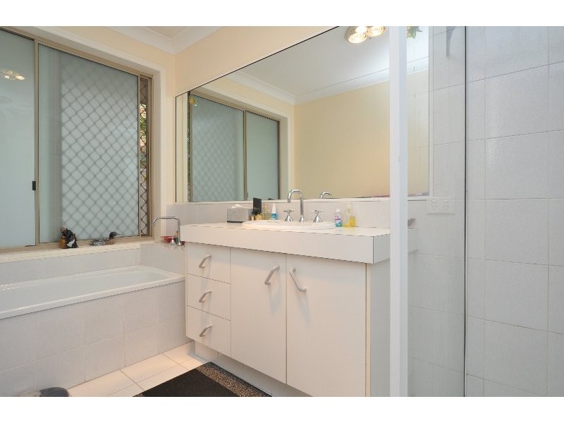 32 Babirra Street, Hope Island QLD 4212