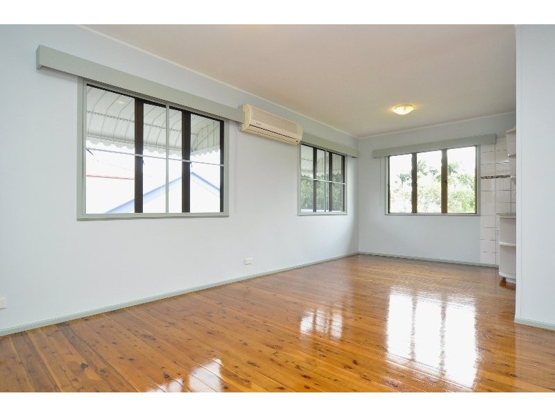 26 Ocean Street, Runaway Bay QLD 4216