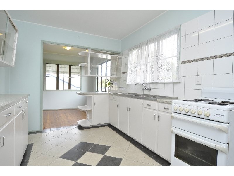 26 Ocean Street, Runaway Bay QLD 4216