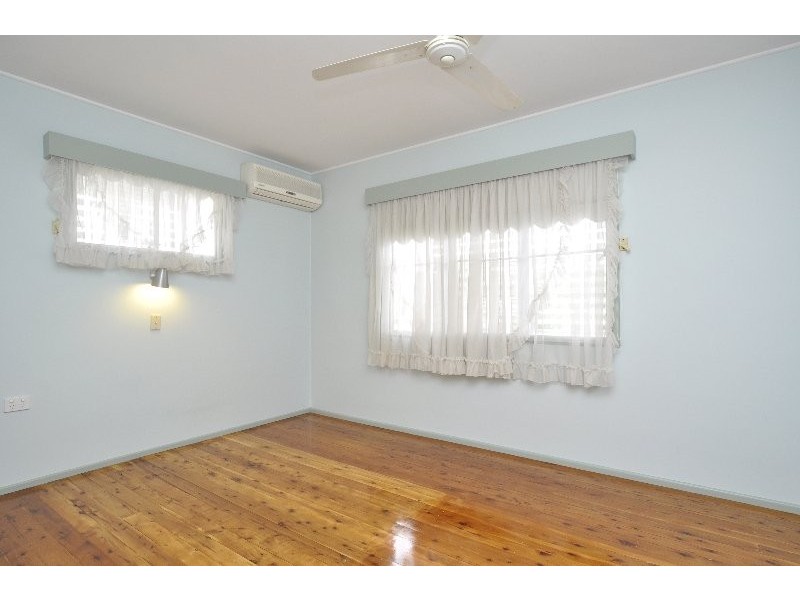 26 Ocean Street, Runaway Bay QLD 4216