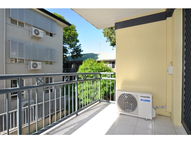 4/129 Muir Street, Labrador QLD 4215