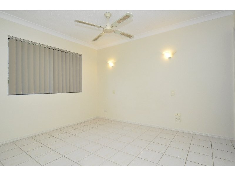 4/129 Muir Street, Labrador QLD 4215