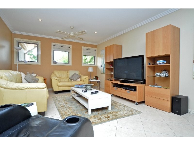 44/76 Bayview Street, Runaway Bay QLD 4216