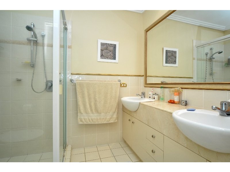 44/76 Bayview Street, Runaway Bay QLD 4216