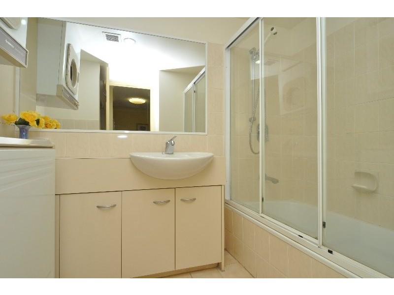 47/37 Bayview Street, Runaway Bay QLD 4216