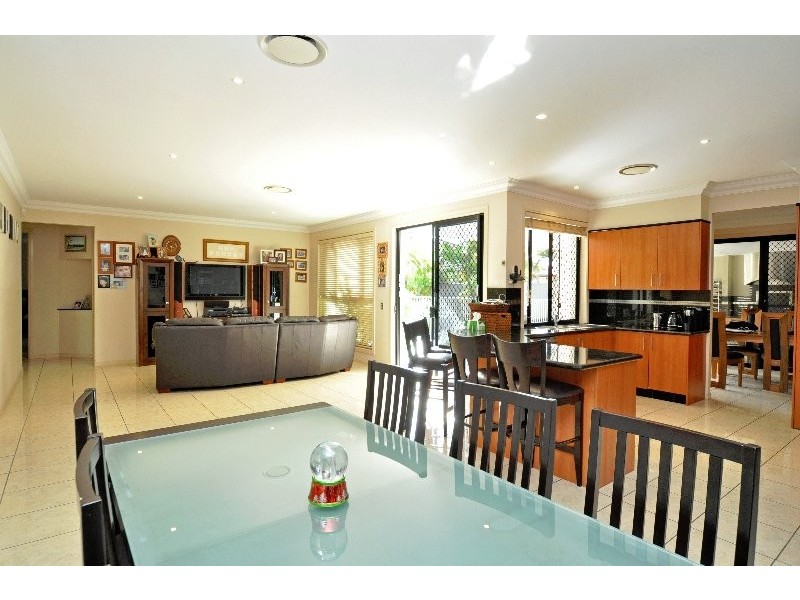 3 Biscay Way, Coombabah QLD 4216