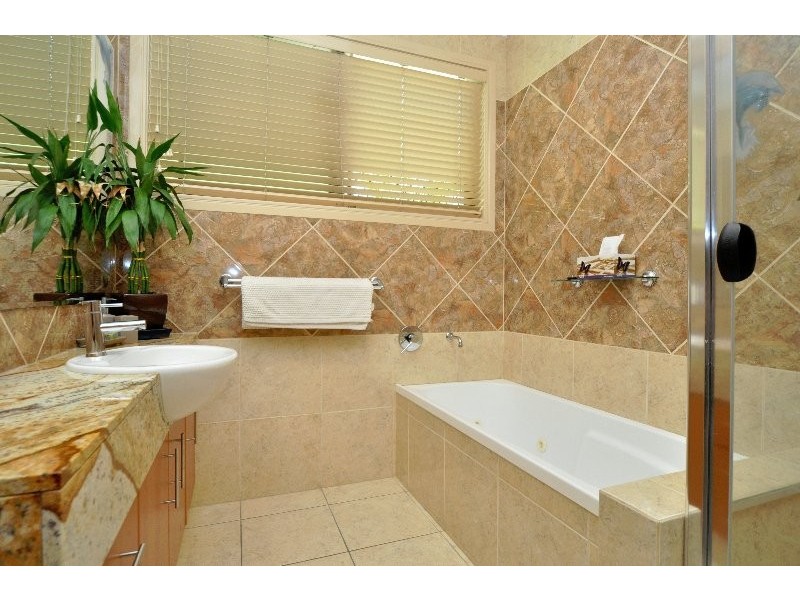 3 Biscay Way, Coombabah QLD 4216