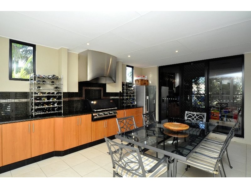 3 Biscay Way, Coombabah QLD 4216