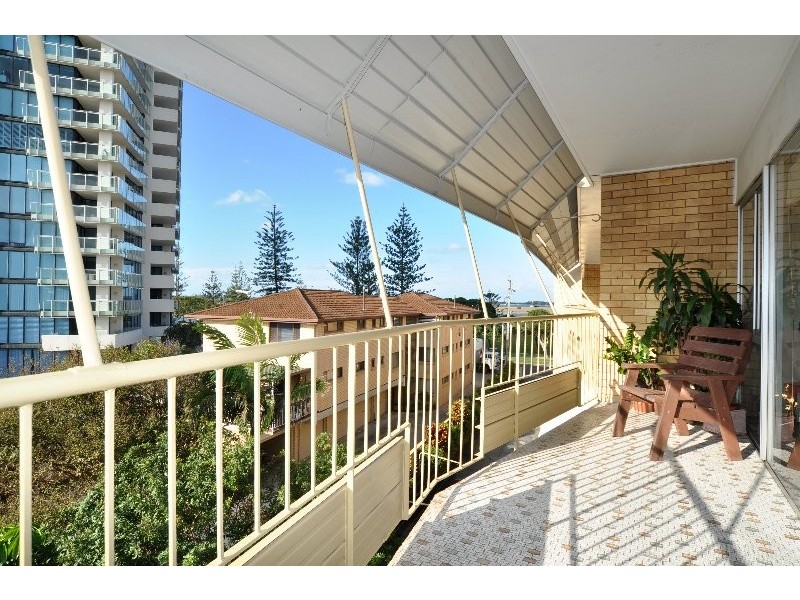 15/224 Marine Parade, Labrador QLD 4215