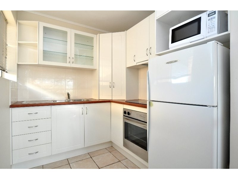 15/224 Marine Parade, Labrador QLD 4215