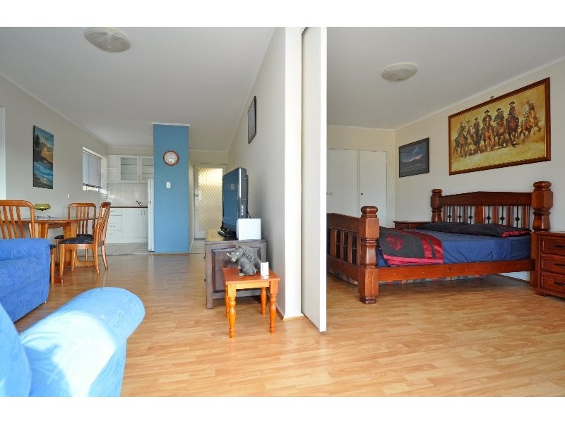 15/224 Marine Parade, Labrador QLD 4215