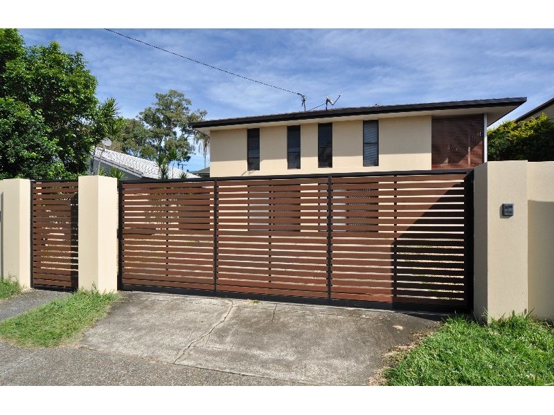 54 Hollywell Road, Biggera Waters QLD 4216