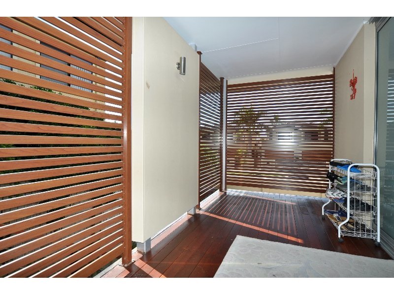 54 Hollywell Road, Biggera Waters QLD 4216