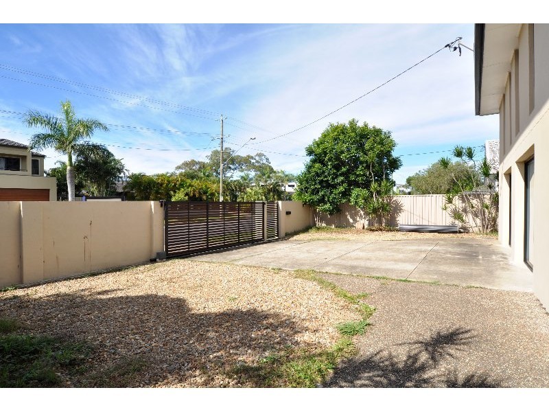 54 Hollywell Road, Biggera Waters QLD 4216